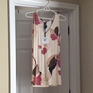 Agnes & Dora Fitted V-Neck Tank